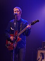 Beady Eye Andy Bell 2