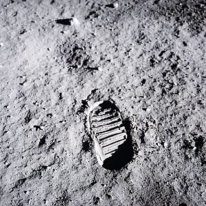 Buzz Aldrin's bootprint on the Moon, AS11-40-5877