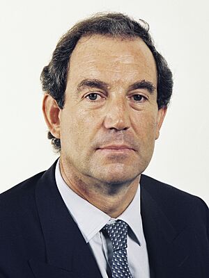 Carlos Garaikoetxea 1989 (cropped).jpg