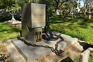 Cmglee Penang Zhemchug memorial left