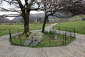 Gelert's Grave, Beddgelert - geograph.org.uk - 2886483