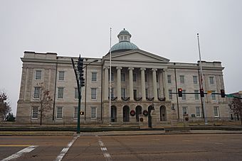 Jackson December 2018 37 (Old Mississippi State Capitol).jpg