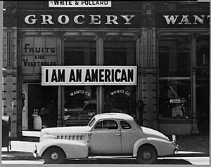 Japanese-American owned grocery store, Oakland, California, March 1942 - 3a24566v