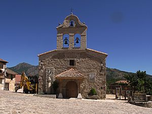 La espadaña de San Miguel (Hiruela - Madrid) (24206220482).jpg