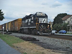 NS GP38-2 5662 WB Lyons PA