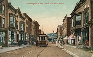 PostcardNorwalkCTWashingtonStWithTrolleyCirca1910.jpg