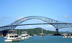 Puente de las Américas sobre el Canal de Panamá