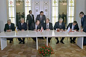 RIAN archive 848095 Signing the Agreement to eliminate the USSR and establish the Commonwealth of Independent States