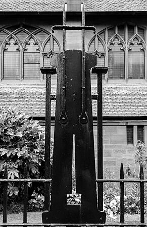 St Matthew's Church - Paisley - Exterior - South Fence Detail