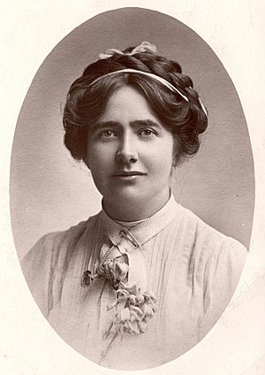 A head and shoulders photograph of Teresa Billington-Greig