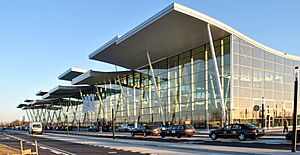 Terminal T2 we Wrocławiu (cropped)