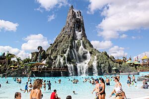 Volcano Bay (36829605694)