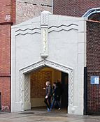 181st Street subway station, entrance on Fort Washington Avenue between 183rd and 185th Streets