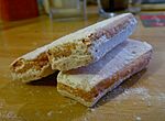 3 Biscuit rose de Reims.jpg