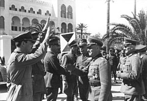 Bundesarchiv Bild 101I-424-0258-32, Tripolis, Ankunft DAK, Rommel