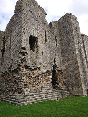 Middleham Castle castle remains