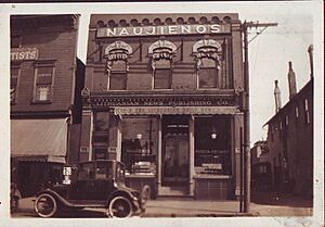 Naujienos building in Chicago circa 1920 dontated by Vaisvil family