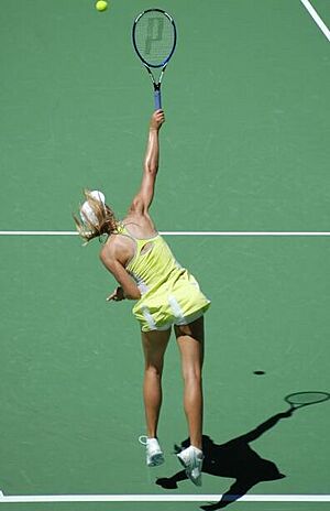 Sharapova tennis service 0826 (cropped)