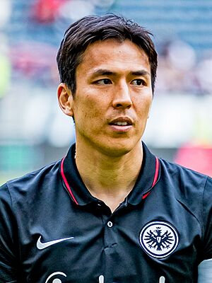 2022128173751 2022-05-08 Fussball Eintracht Frankfurt vs Borussia Mönchengladbach - Sven - 1D X MK II - 0713 - AK8I7448 (Makoto Hasebe cropped).jpg