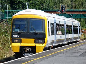 466013 Bromley North to Grove Park (14538394869)
