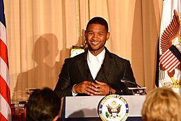 American Artist Usher Delivers Remarks at the 2015 Kennedy Center Honors Dinner in Washington (23586745516)