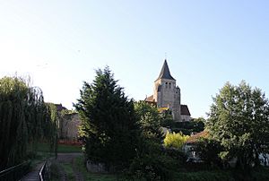 Eglise d'Ainay le Chateau (1)
