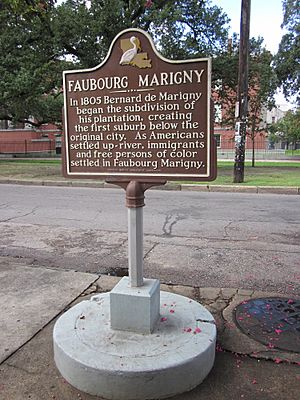 Faubourg-MarignySign Downtown SIde