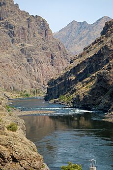 Hells Canyon Dam, Snake River - DPLA - 8521af84128ad4ffab75e7e3814da93f