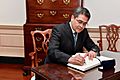 Honduran President Hernandez Signs Secretary Pompeo's Guestbook (42167632814)