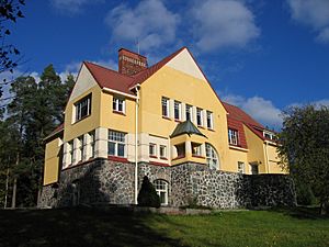Kauniainen - Villa Vallmogård