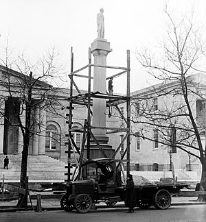Lincoln statue - City Hall