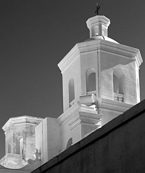 Mission San Xavier del Bac, Towers