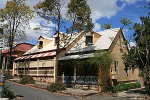 Moody's Cottages (2008) - pair of semi-detached houses (Cooee and unnamed neighbour).jpg