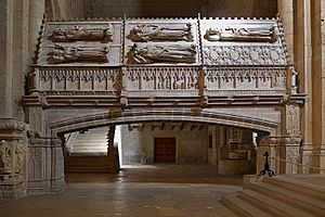 Real Monasterio de Santa María de Poblet. Sepulcros reales