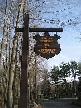 Seth Low Pierrepont State Park Reserve entrance sign.jpg