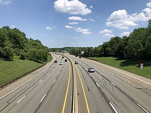 2021-06-06 13 18 50 View north along New Jersey State Route 444 (Garden State Parkway) from the overpass for Miles Street in Elmwood Park, Bergen County, New Jersey