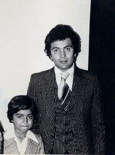 Abhishek with actor Rishi Kapoor 1978