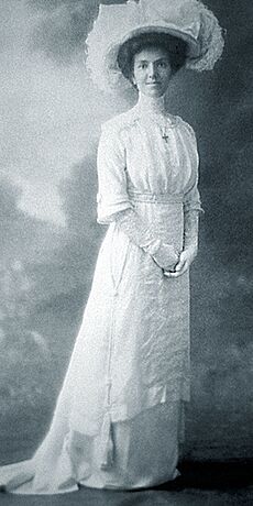 Anna Eckstein in Vienna in 1911