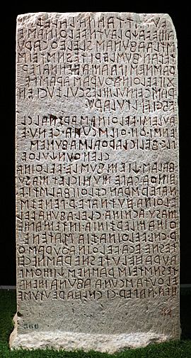 Cippo perugino, con iscrizione in lingua etrusca su un atto giuridico tra le famiglie dei velthina e degli afuna, 02