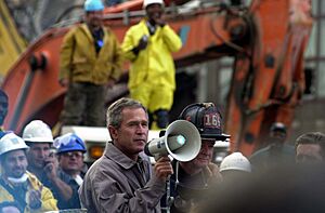 FEMA - 3905 - Photograph by SFC Thomas R. Roberts taken on 09-14-2001 in New York