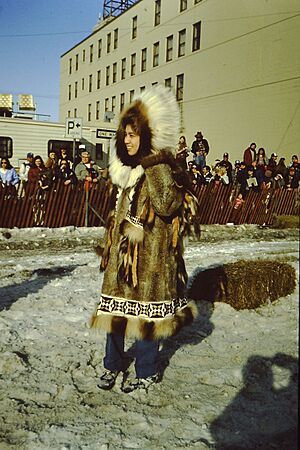 Fairbanks, fur market (02)