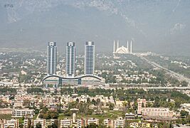 Faisal Mosque in the background of Centaurus Mall
