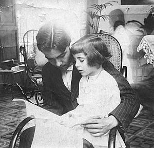 Federico garcia lorca con su hermana isabel en granada en 1914