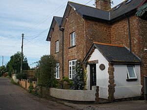 Haynes Dairy Cottages, Ratsloe - geograph.org.uk - 1350632.jpg