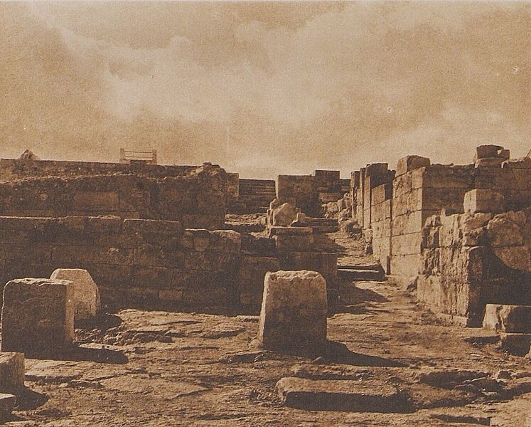 KnossosNorthEntranceCropped