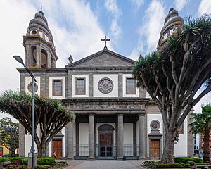 La Laguna 2022 - main facade.jpg