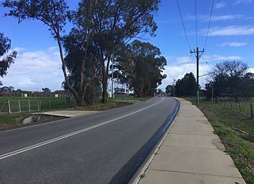 Millhouse Road, Belhus, Western Australia, July 2021.jpg