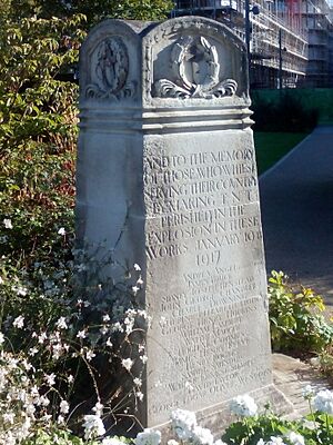 SilvertownExplosionMemorialInItsNewLocation (cropped)