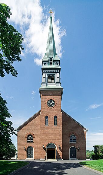 St. Mary's Roman Catholic Church, Waltham, Massachusetts.jpg