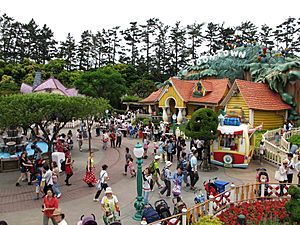 Tokyo Disneyland Toontown view 201306